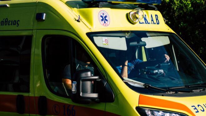 ημαθία-αυτοκίνητο-έπεσε-σε-γκρεμό-ν-562801417