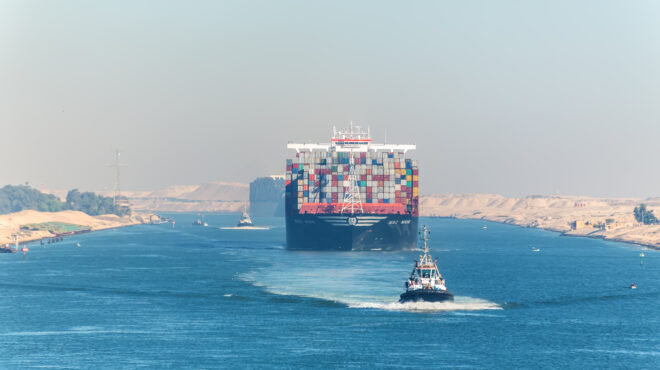διώρυγα-του-σουέζ-μερική-διακοπή-της-562767880