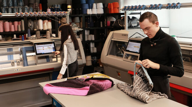 αργαλειός-ρομπότ-και-παλάσκες-από-3d-ε-562762678