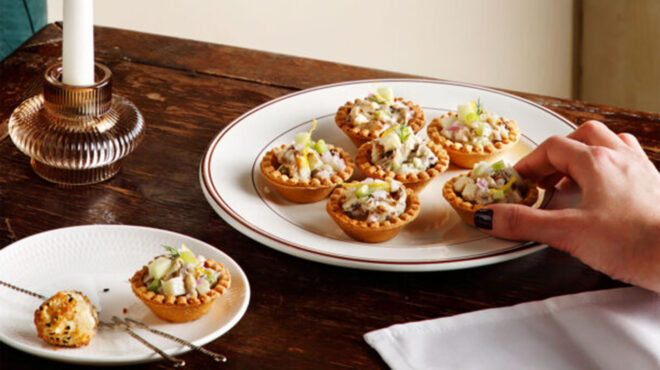 πανεύκολα-ταρτάκια-με-καβουροσαλάτα-562762822