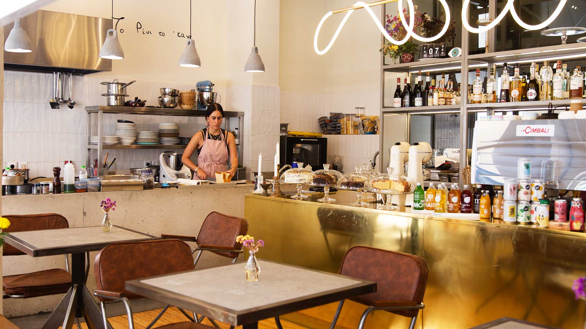 Φαγητό μετά το θέατρο: 8 κουζίνες στην Αθήνα που κλείνουν αργά την αυλαία-3