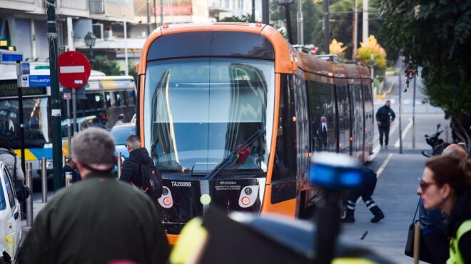 παλαιό-φάληρο-σύγκρουση-τραμ-με-ι-χ-μι-562782475