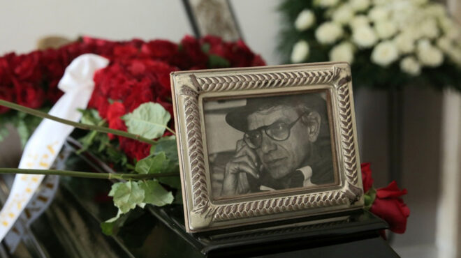 συγκίνηση-στο-τελευταίο-αντίο-στον-562763389