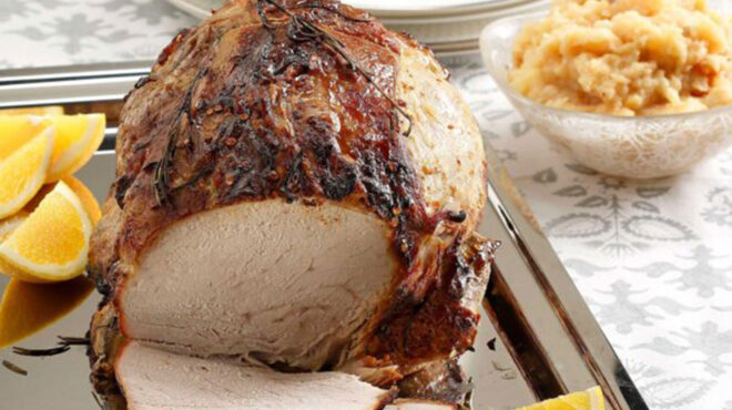 χοιρινό-μπούτι-με-πορτοκάλι-και-πουρέ-562804222