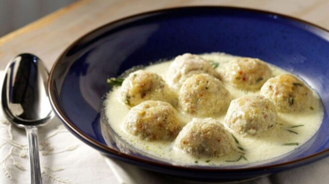 γιουβαρλάκια-τραχανά-με-κιμά-κοτόπου-562821724