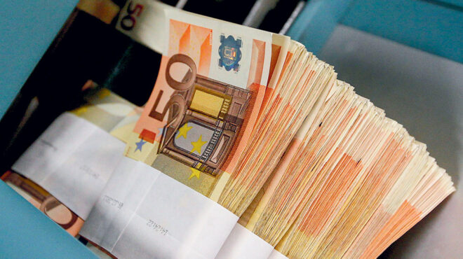 δάνεια-22-δισ-ευρώ-για-μικρομεσαίες-επι-562854667