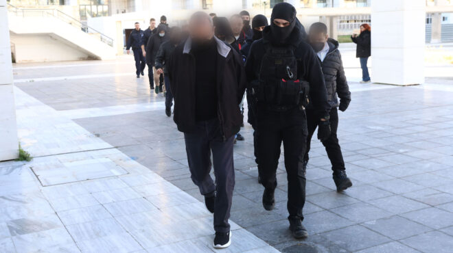 δίκη-για-τη-12χρονη-στον-κολωνό-κεκλεισ-562818289