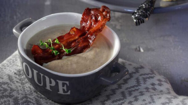 μανιταρόσουπα-με-μπέικον-562813342