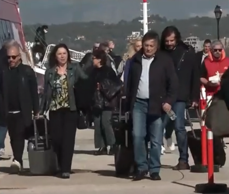 ΣΥΡΙΖΑ: Στις Σπέτσες οι βουλευτές για το τριήμερο εργασίας (εικόνες – βίντεο)-1