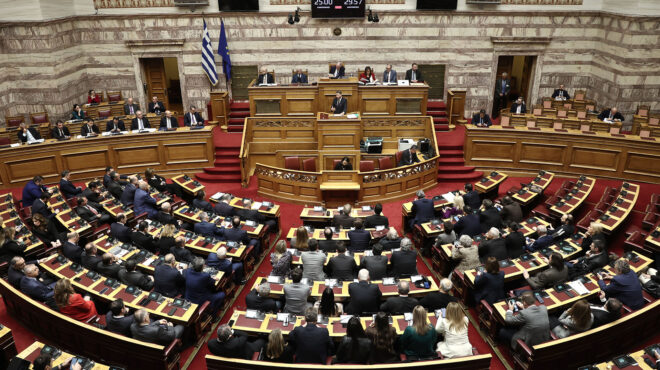 κατώτατος-μισθός-κατατέθηκε-στη-βουλ-562855501