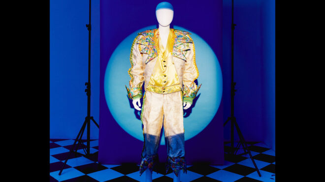 εργα-τέχνης-ρούχα-βραβεία-στο-σφυρί-562829047