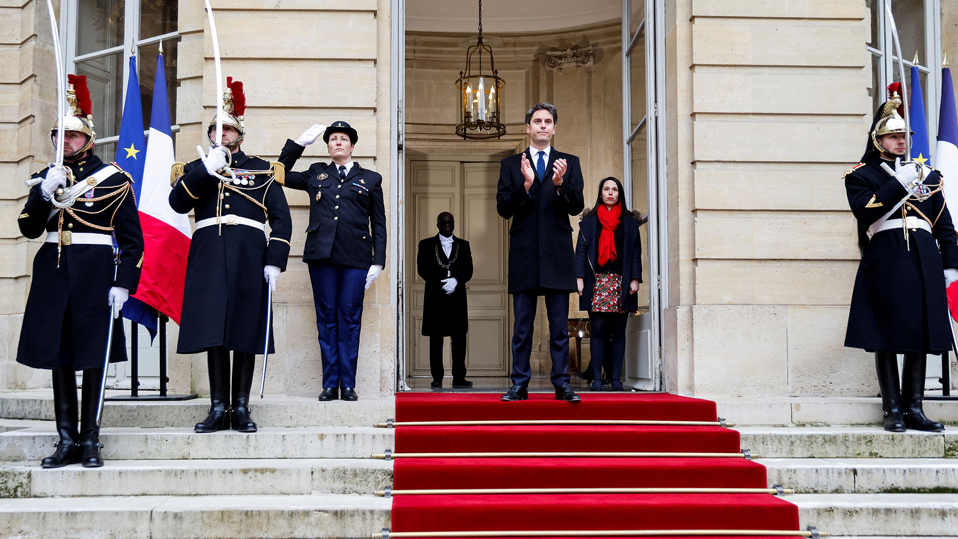 Γκαμπριέλ Ατάλ: Ο σημαιοφόρος της μακρονικής αντεπίθεσης απέναντι στη Λεπέν-1