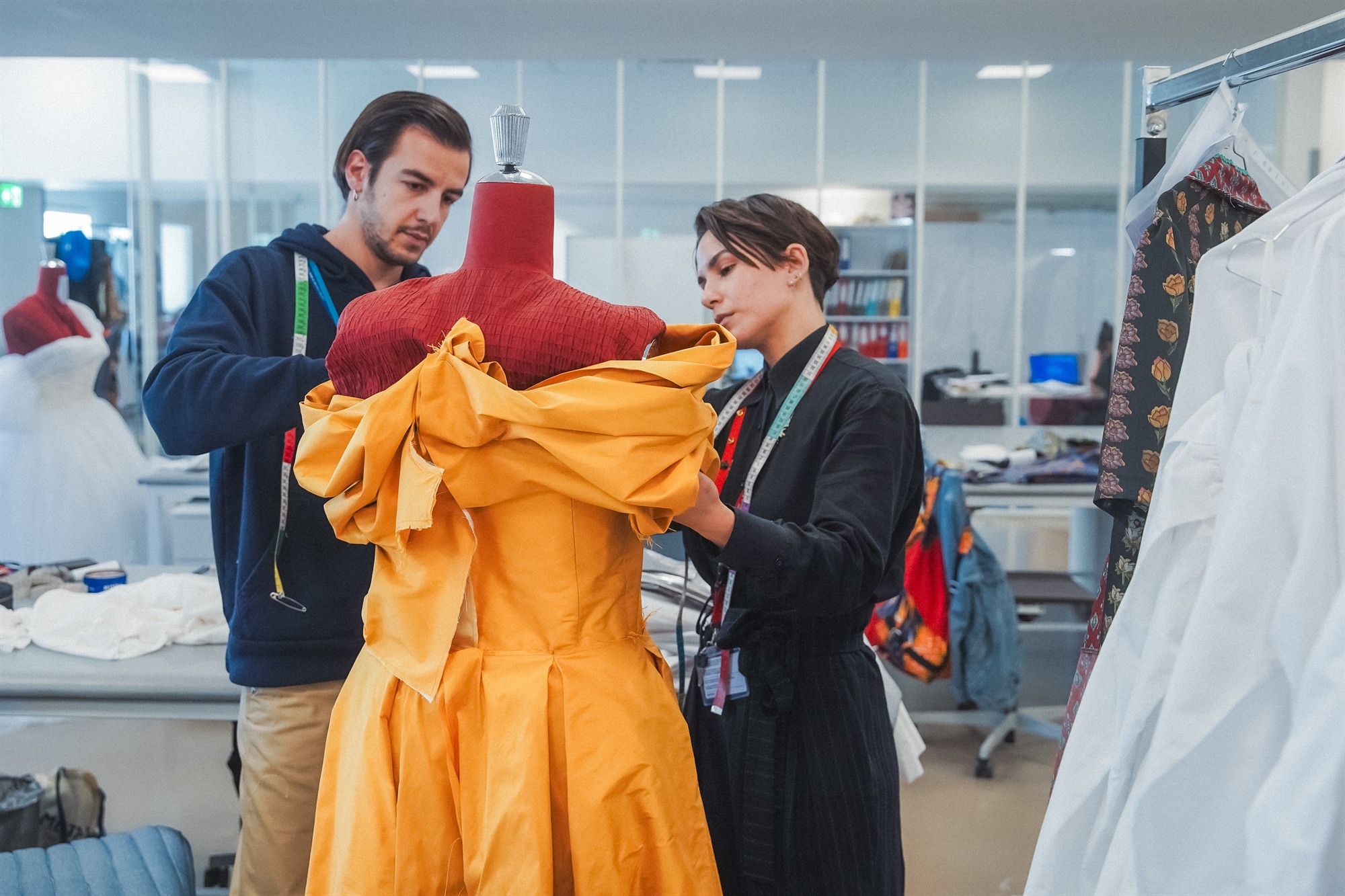 «Φόρεμα φωτεινό σαν λιακάδα»-2