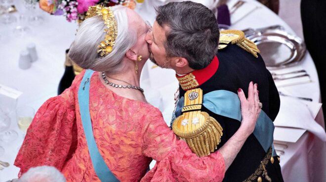 γιατί-οι-δανοί-έμειναν-με-το-στόμα-ανοι-562816579