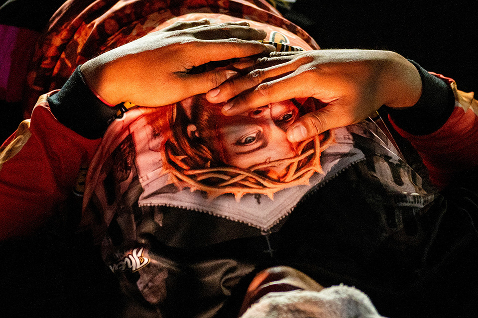 Με σκούπες και φαράσια στην παραλία-2