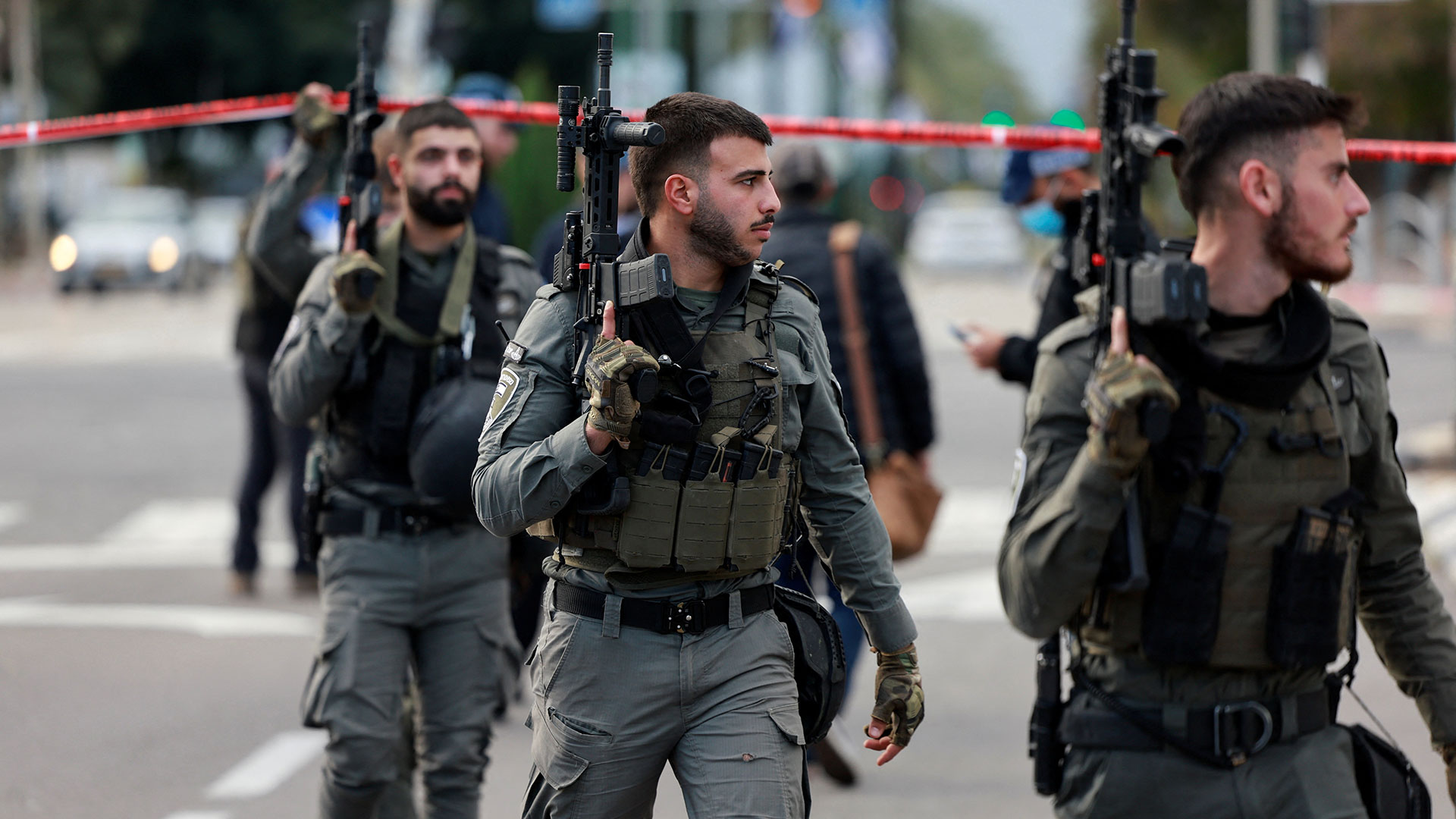 Iσραήλ: Αυτοκίνητο έπεσε πάνω σε πλήθος – Μία νεκρή και πάνω από 17 τραυματίες-1