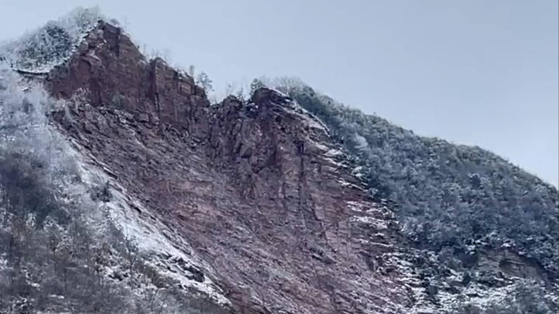 Κίνα: 20 νεκροί ύστερα από κατολίσθηση – «Μάχη με τον χρόνο» για τον εντοπισμό επιζώντων-1