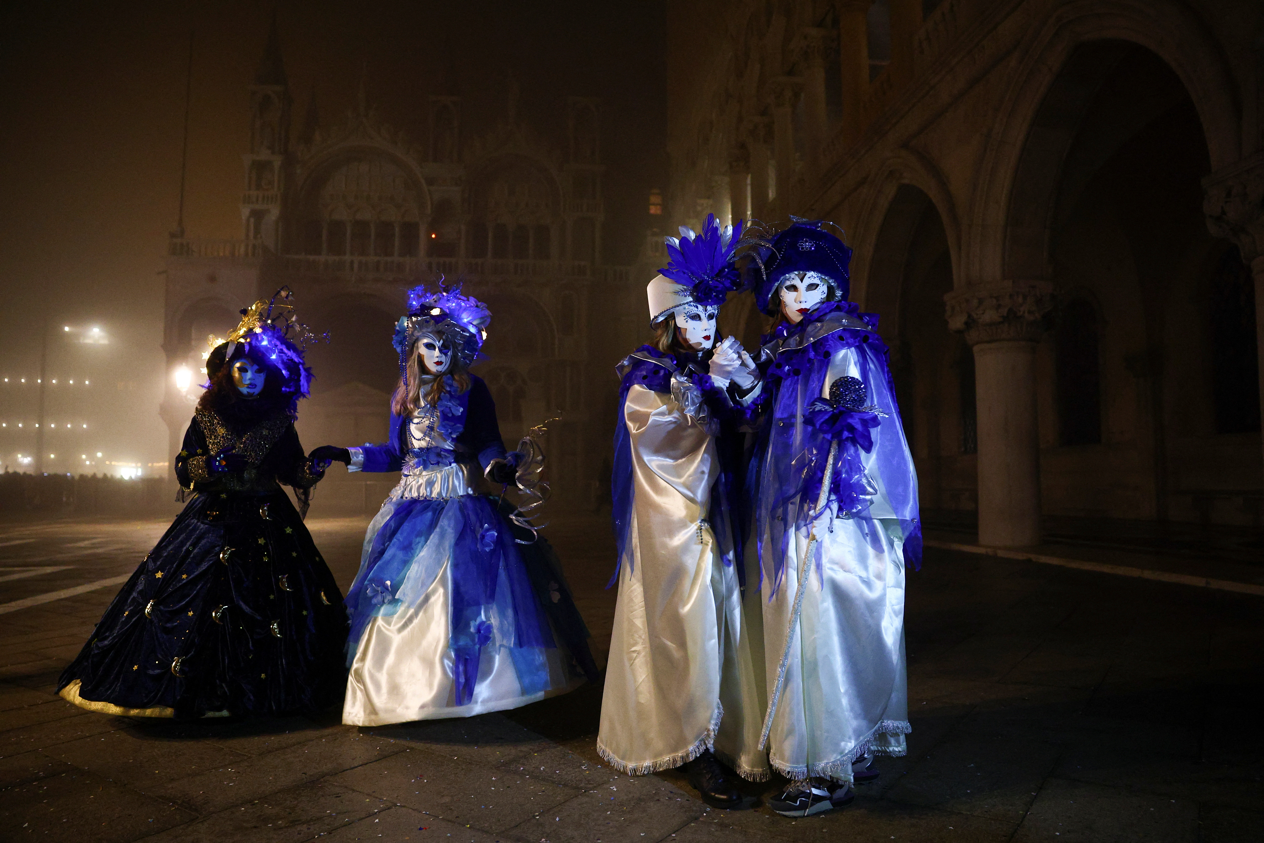Καρναβάλι στη Βενετία: Μάσκες, μυστήριο και… ομίχλη-12