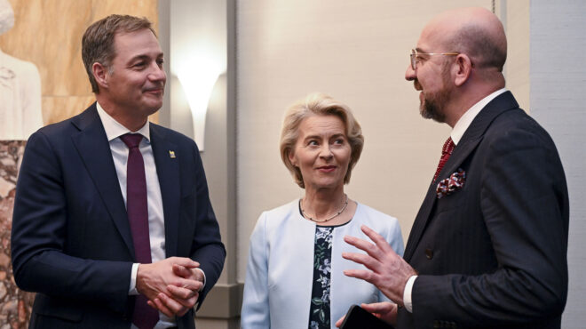 μισέλ-φον-ντερ-λάιεν-οι-καραμπόλες-σ-562828954