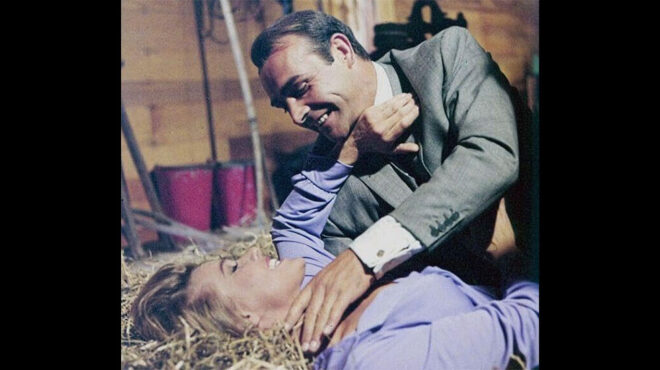 ανθρωπολόγος-κωπηλάτρια-πράκτορας-562819978