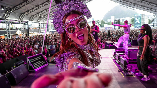 με-οδηγό-την-anitta-562842712