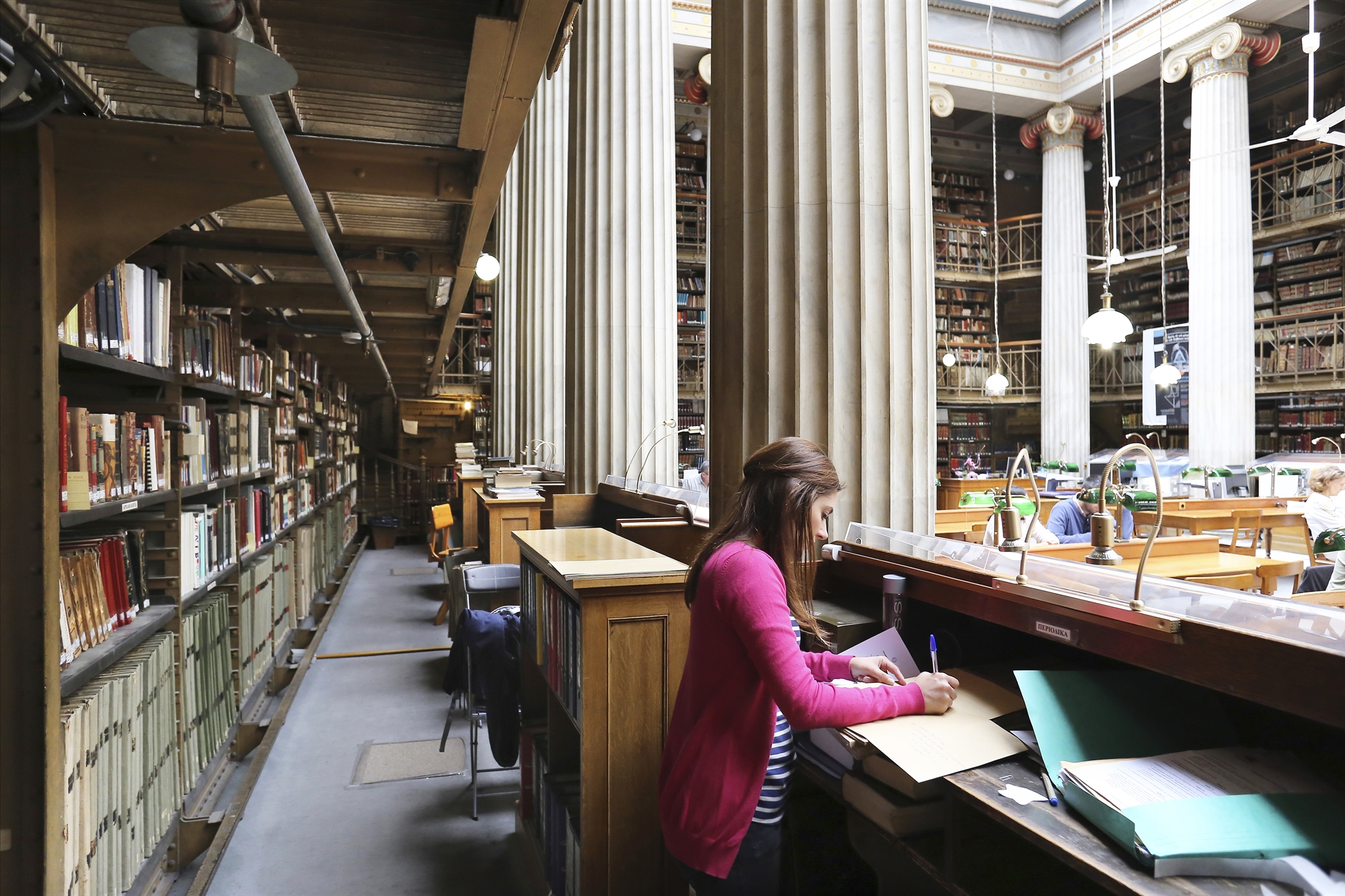 Εθνική Βιβλιοθήκη: Κλειστό το αναγνωστήριο λόγω πτώσης οροφής-2