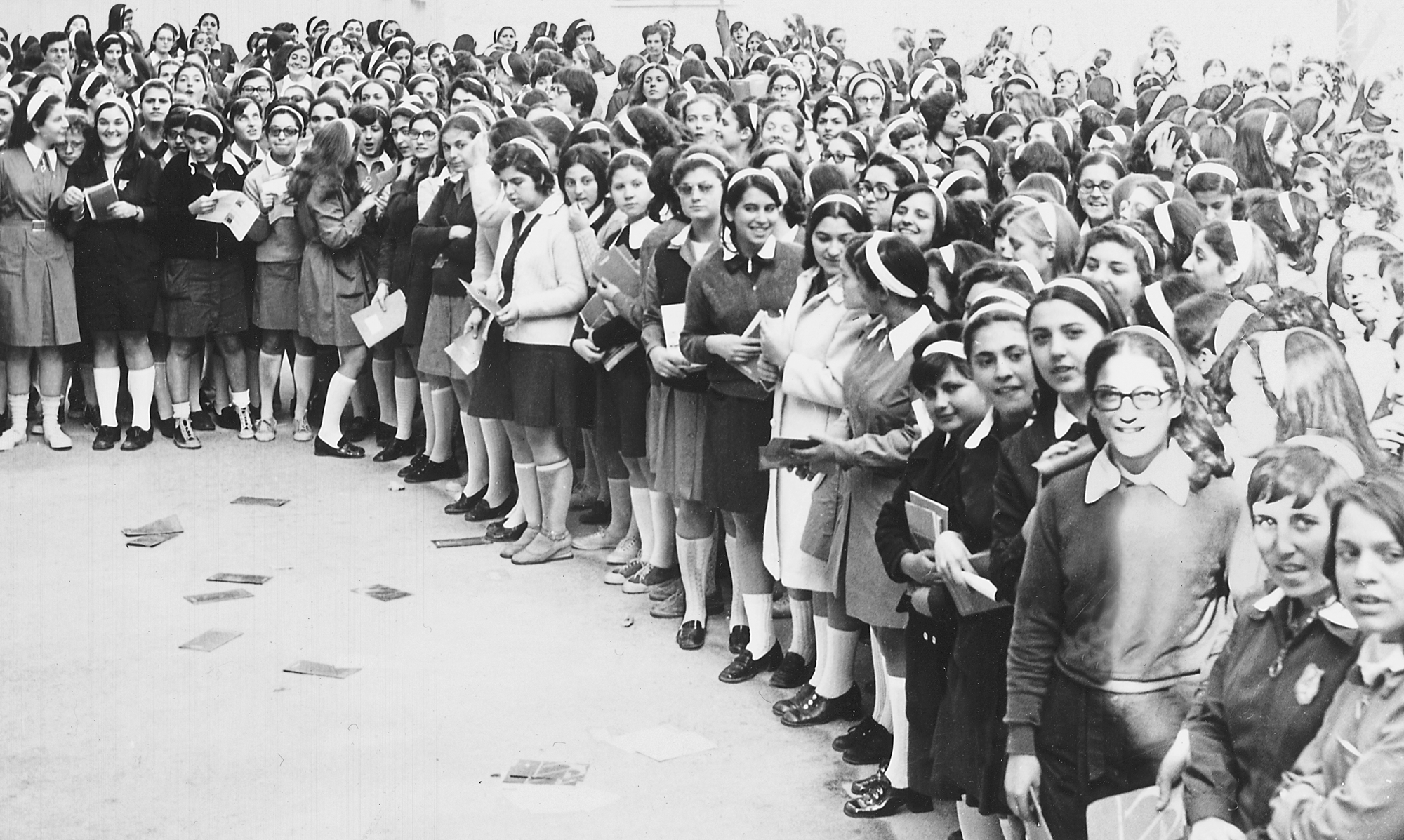 Η μπλε ποδιά αποβάλλεται από την τάξη-1