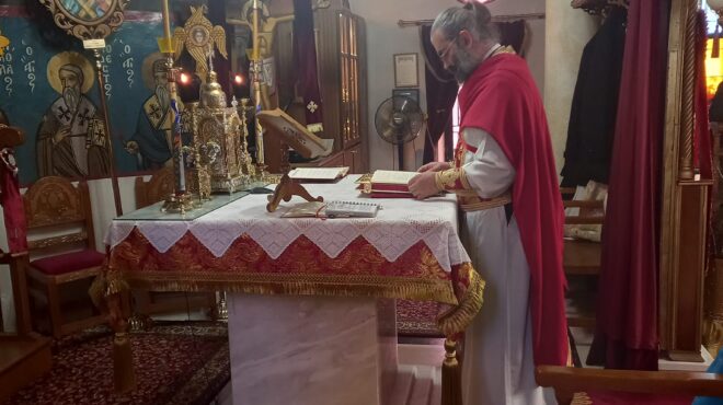 το-πρωί-αστυνομικός-το-βράδυ-ιερέας-562848631