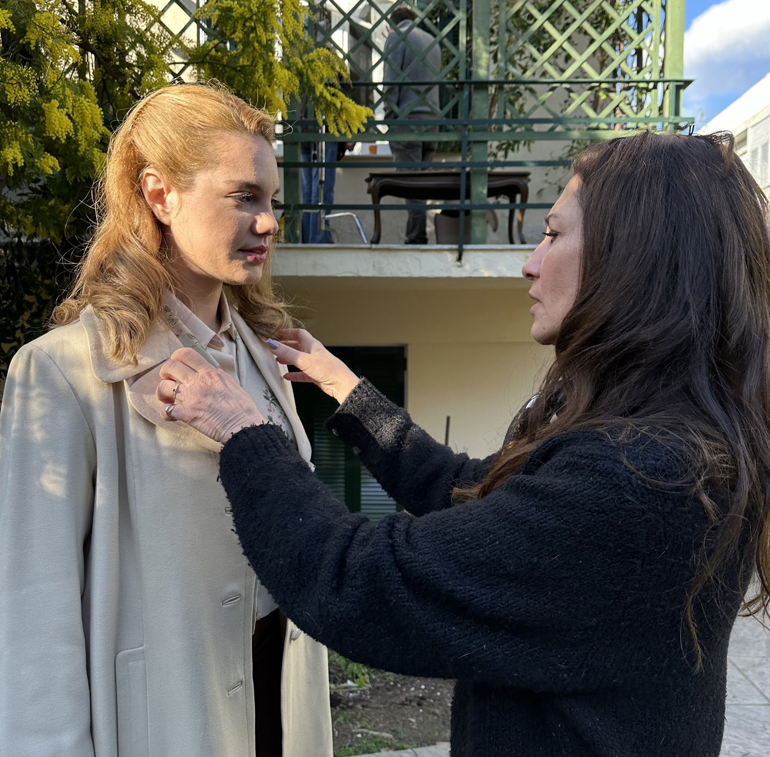 Τα μυστικά μιας σειράς εποχής: Πολυέλαιοι, νάιλον κάλτσες, ο χειμώνας του ’30-3