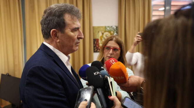 μιχ-χρυσοχοϊδης-ειδικά-σχέδια-για-εγκ-562828897