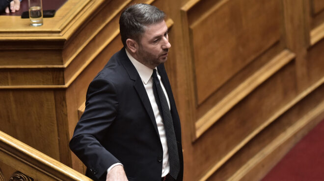 λεπτή-πράσινη-γραμμή-προς-το-προοδευ-562831141