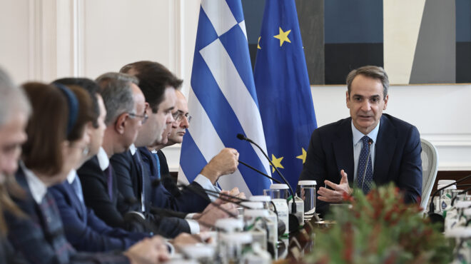 κυβέρνηση-τα-τρία-πολιτικά-συμπεράσμ-562819840