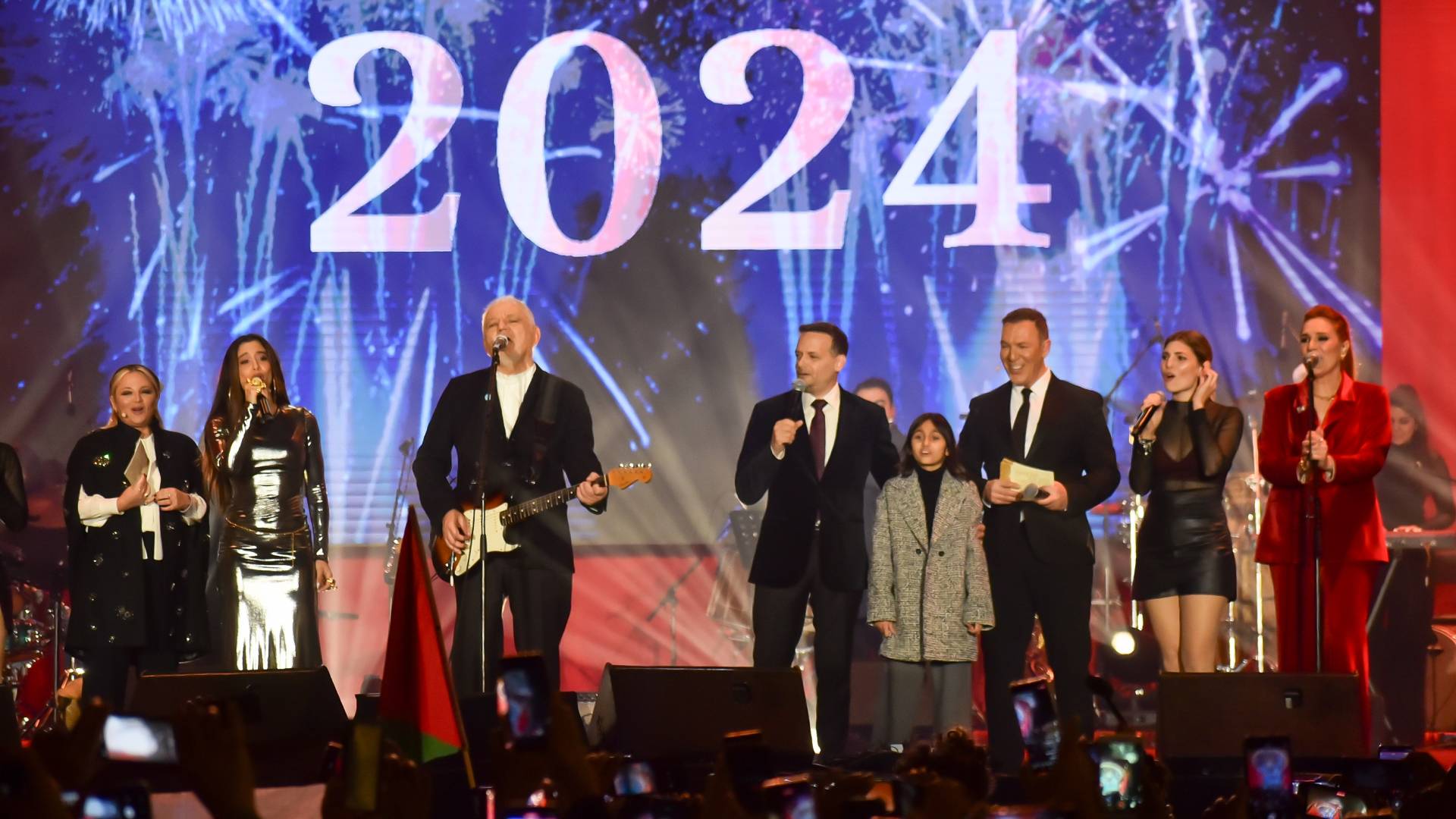 Λαμπερό το καλωσόρισμα του νέου έτους στην Αθήνα-1