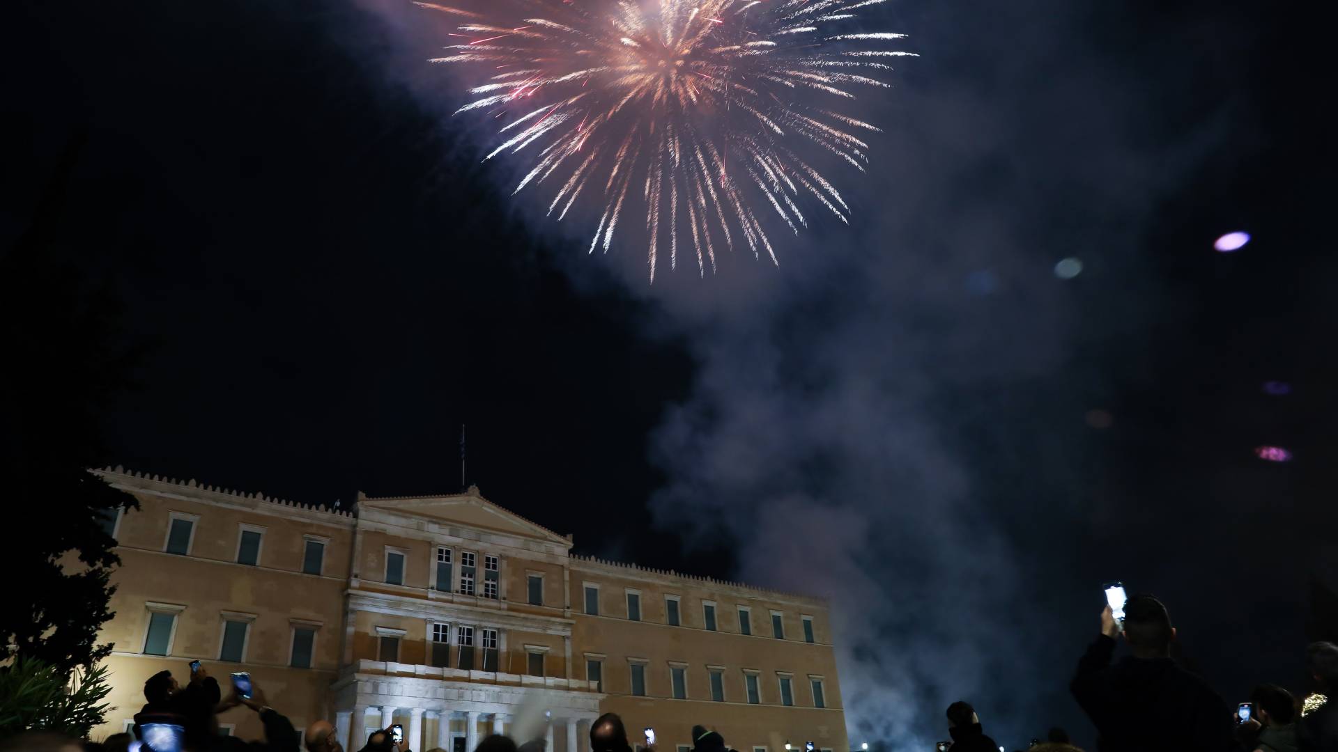 Λαμπερό το καλωσόρισμα του νέου έτους στην Αθήνα-3