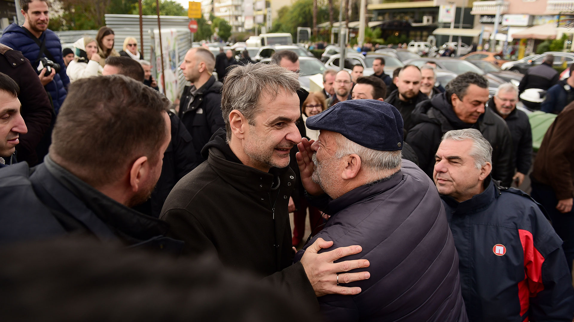 Μητσοτάκης: «Θα συνεχίσουμε να τα βάζουμε με το “τέρας” της ακρίβειας»-1