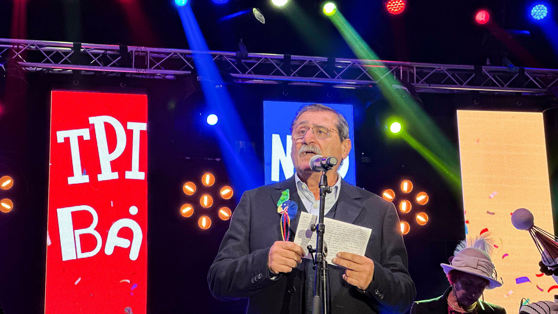 Live η τελετή έναρξης του Πατρινού Καρναβαλιού – Κατάμεστη η πλατεία Γεωργίου -2