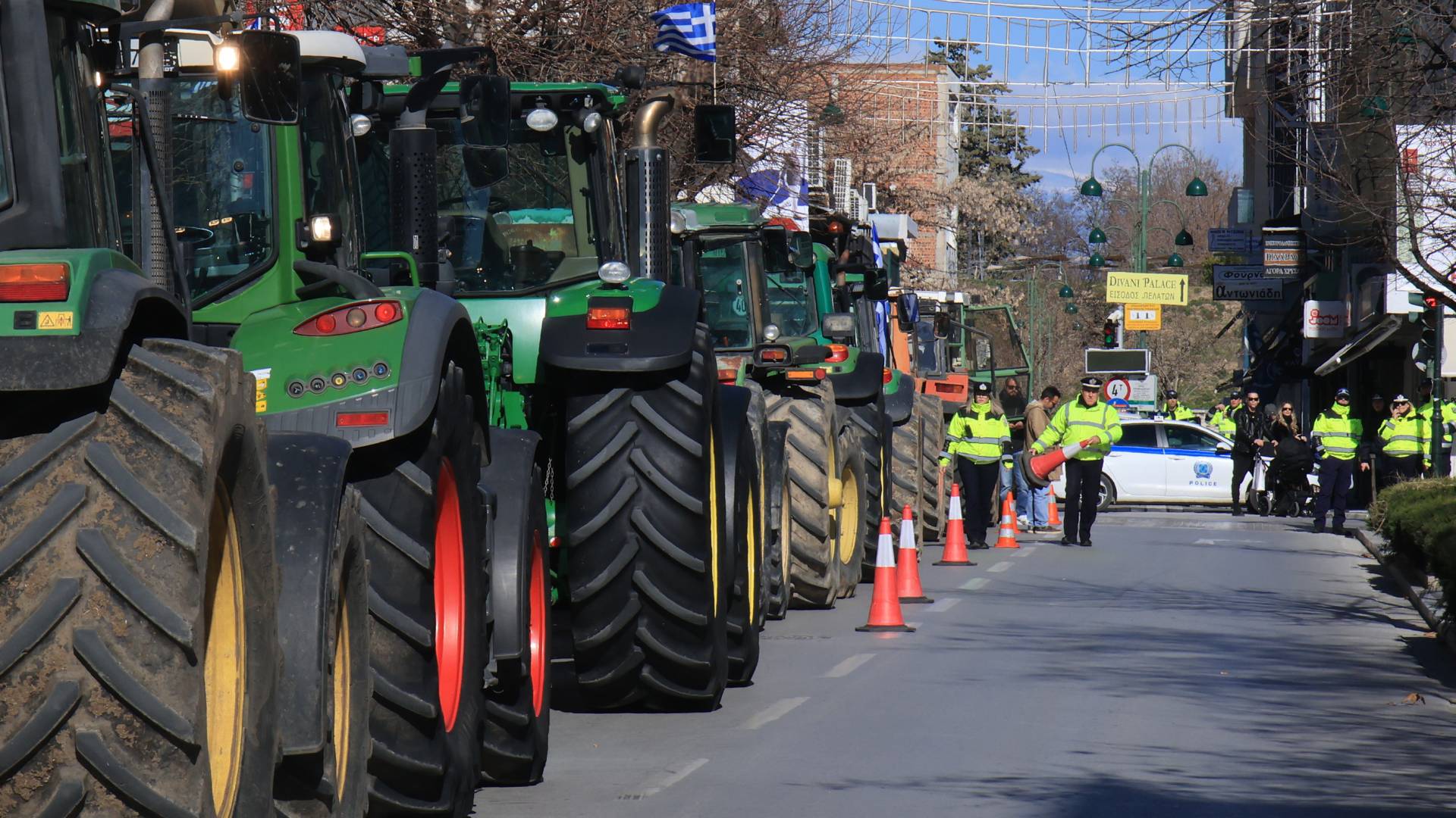 Στο κέντρο της Λάρισας με τα τρακτέρ οι αγρότες – Κινητοποίηση και στα Νέα Μουδανιά-1