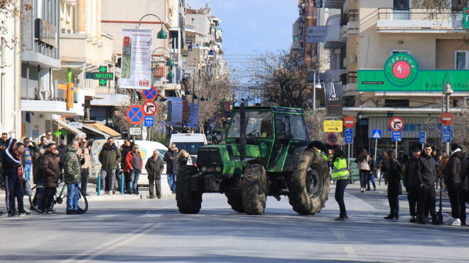 το-μαξίμου-ρίχνει-το-βάρος-στα-μπλόκα-562858480