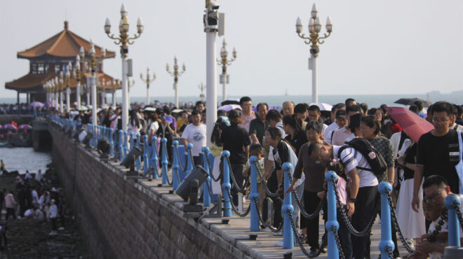 μικρή-η-επιστροφή-των-κινέζων-ταξιδιω-562843936