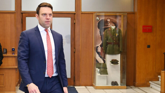 εντός-και-εκτός-απορρίφθηκε-το-αίτημα-562856311