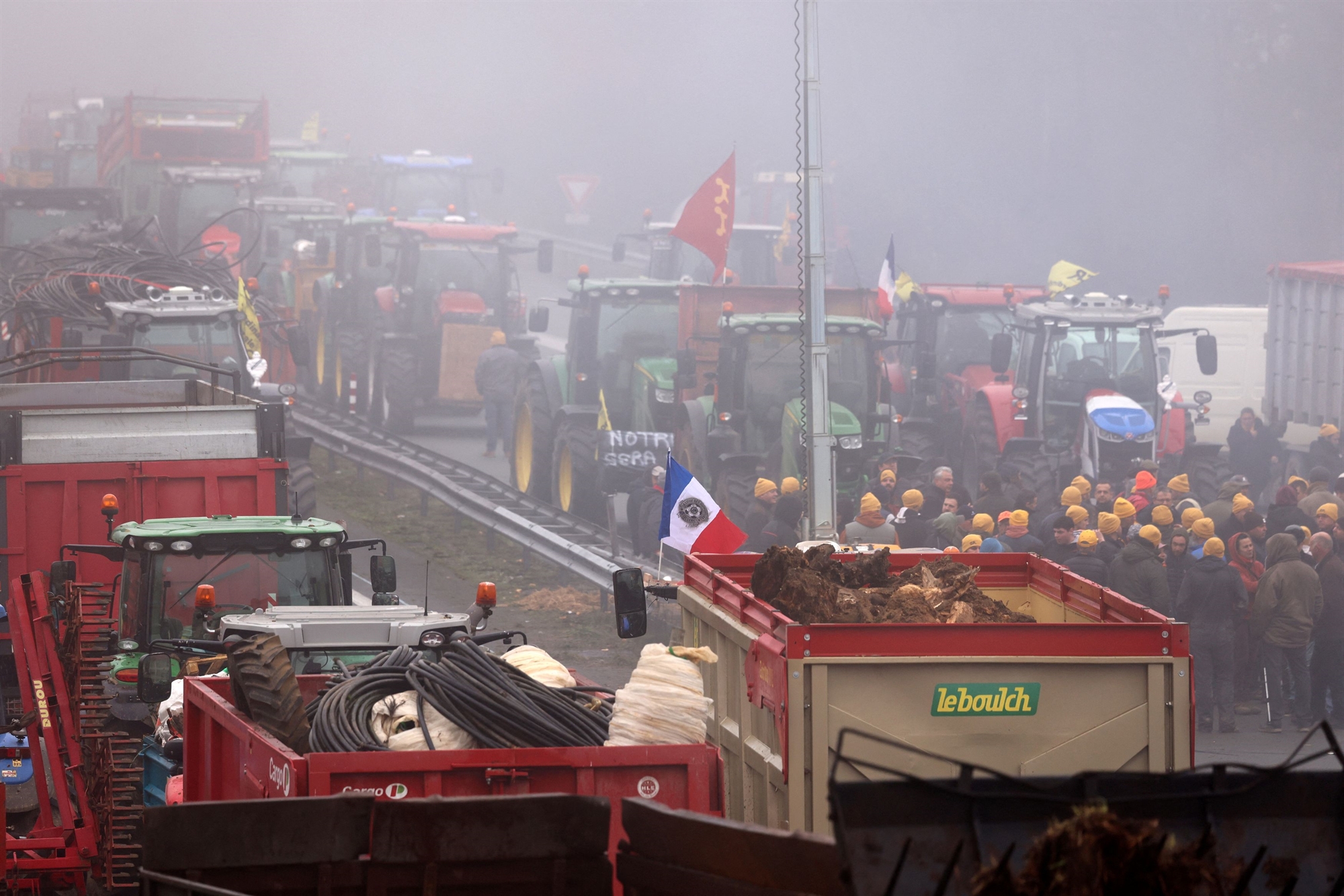 Αγροτικά μπλόκα από την Καρδίτσα μέχρι το Παρίσι-1