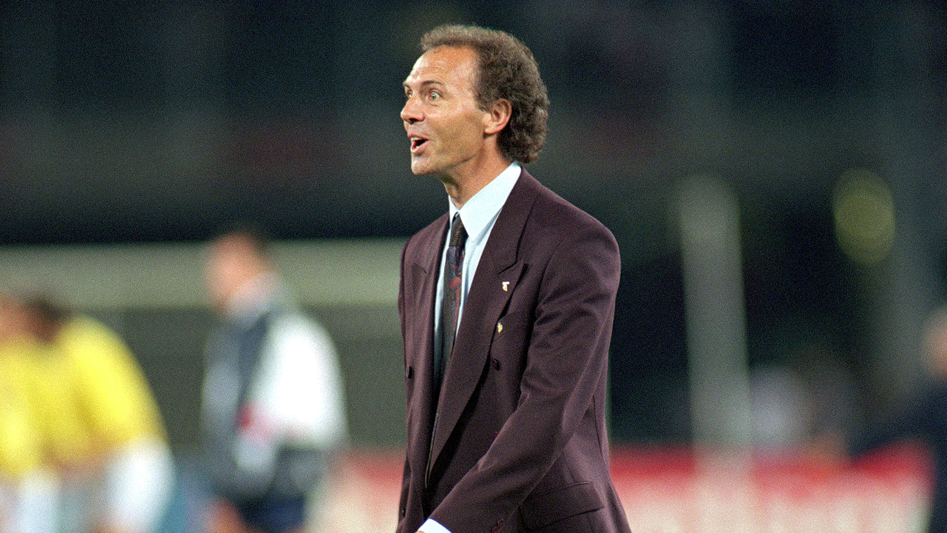 Μπεκενμπάουερ: Ο παίκτης που αγωνιζόταν ακόμα και με σπασμένο ώμο-1