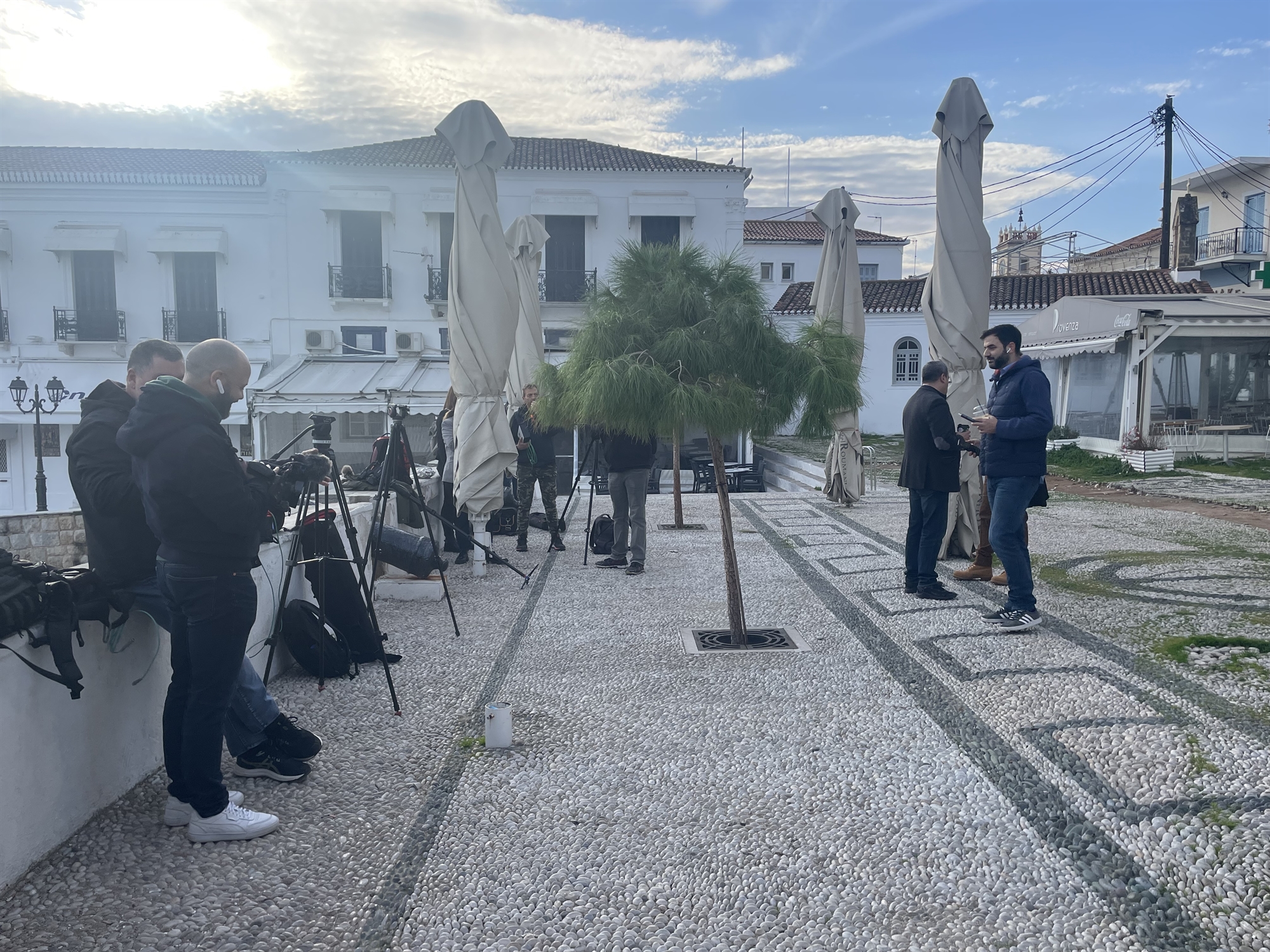 ΣΥΡΙΖΑ: Στις Σπέτσες μια μέρα σαν όλες τις άλλες – Το πολιτικό παρασκήνιο της συνάντησης-1