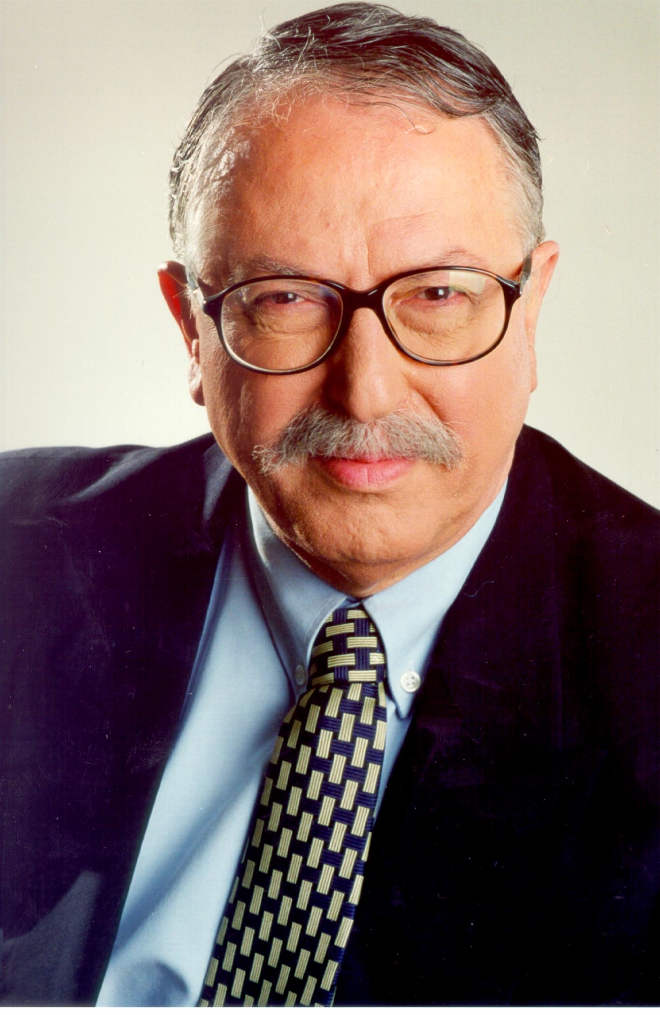 Η μπλε ποδιά αποβάλλεται από την τάξη-2