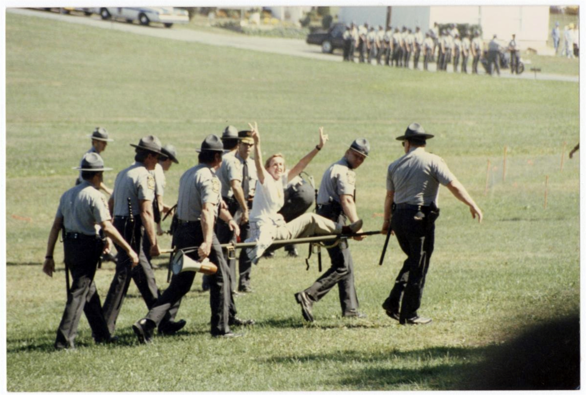 Συνέντευξη Iνγκριντ Nιούκερκ στην «Κ»: Αν μπεις στο φορτηγό για το σφαγείο…-3