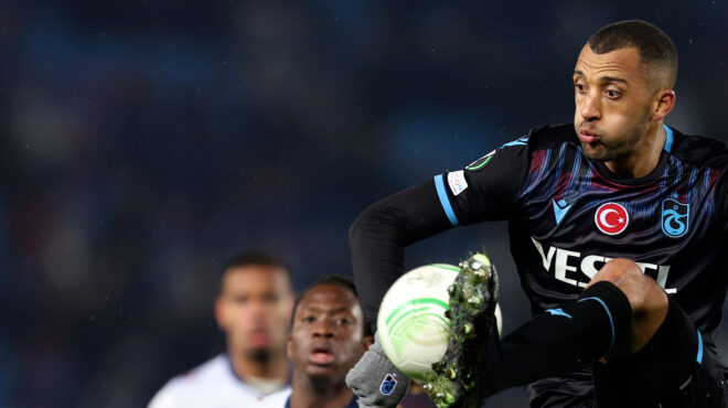 πράσινος-ο-βίτορ-ούγκο-εκλεισε-το-deal-562841299