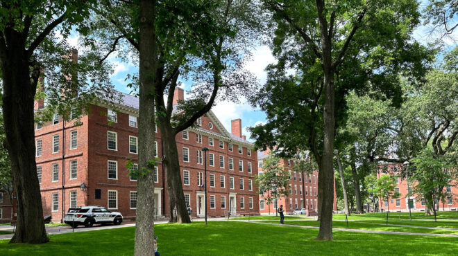 ηπα-εβραίοι-φοιτητές-μήνυσαν-το-χάρβα-562824721