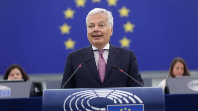 επίτροπος-ρέιντερς-ανοίγει-την-πόρτα-562824094