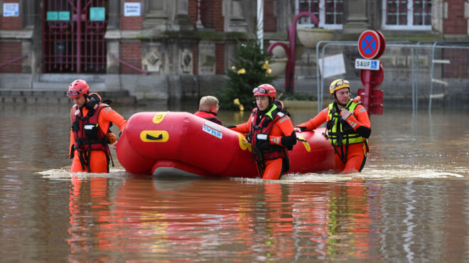 γαλλία-εκτακτα-μέτρα-μετά-τις-σαρωτ-562814341
