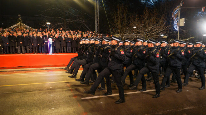 παρέλαση-σέρβων-εθνικιστών-στη-βοσνί-562821757